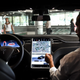 Imagen para el artículo titulado Estados Unidos investigará a Tesla por la función de videojuegos en los autos